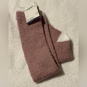 #z486 - Snugadoo Plush Knee Socks Rose Pink & White Cozy Cabin